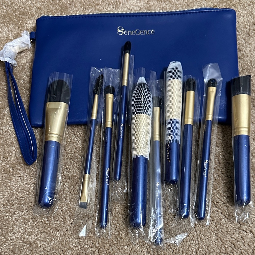 SeneGence Brush collection with bag